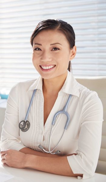 fpdsfdsfdfortrait-of-smiling-female-doctor-with-stethoscope-2021-04-02-20-02-03-utc